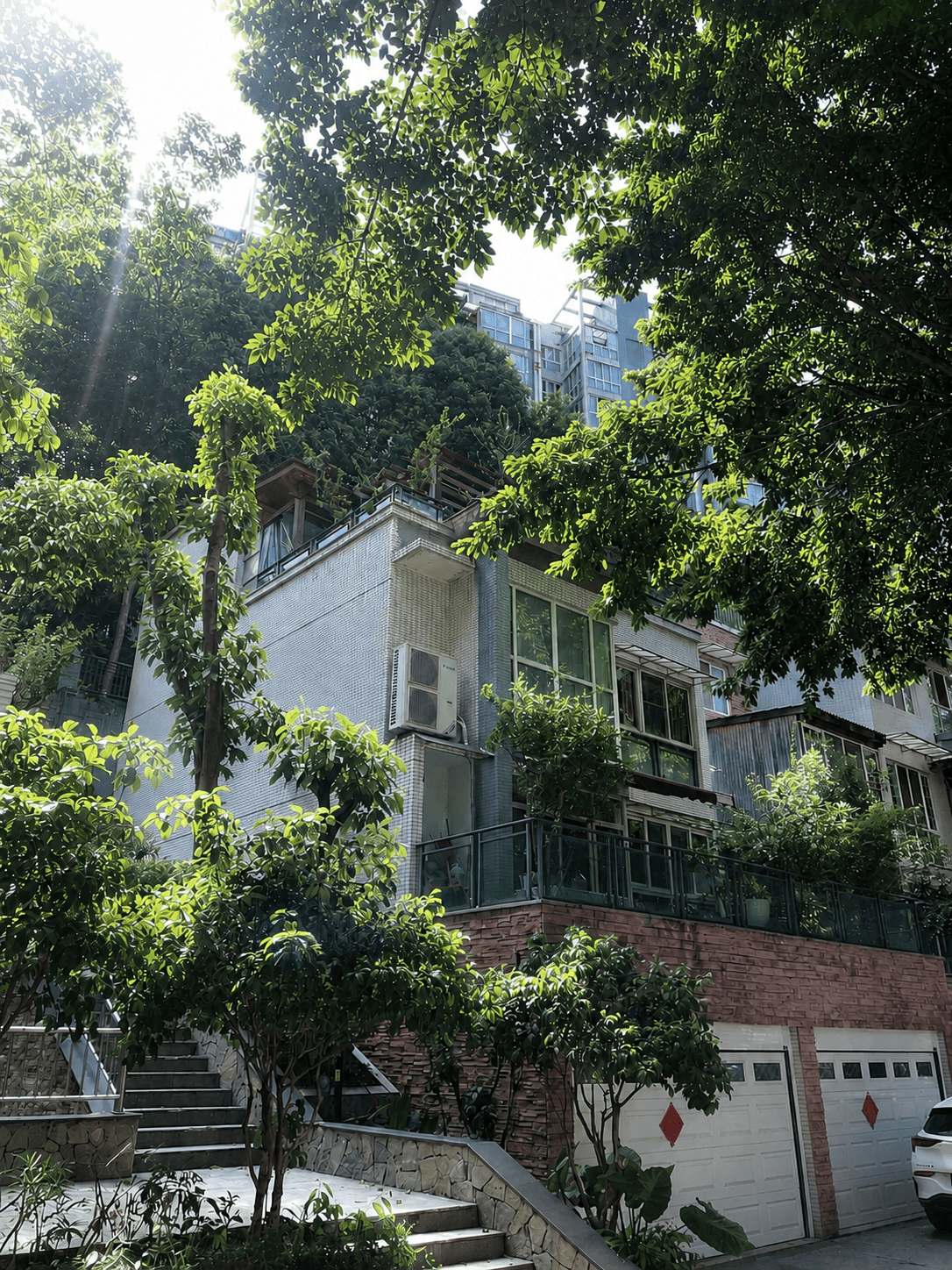 长宁岛居岁月从容升级：小小岛老别墅加装蒂升悦行款电梯